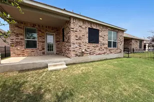 401 Fort William St, Hutto, TX 78634 - Photo 5