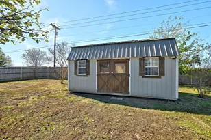 119 Brazos Dr, Hutto, TX 78634 - Photo 25