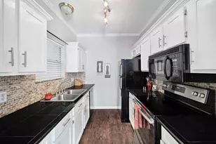 12166 Metric Blvd, Austin, TX 78758 - Photo 9