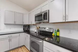 208 Banner Ave, Leander, TX 78641 - Photo 9