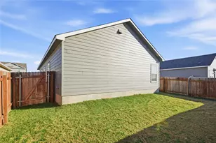 724 Rancho Del Cielo Loop, Jarrell, TX 76537 - Photo 5