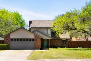 503 San Jacinto St, Lockhart, TX 78644 - Photo 3