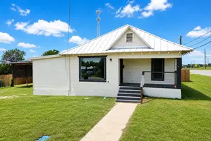 100 W Caskey St, Florence, TX 76527 - Photo 1