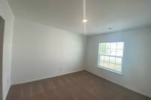 309 Riverdale Dr Dr, Jarrell, TX 76537 - Photo 3