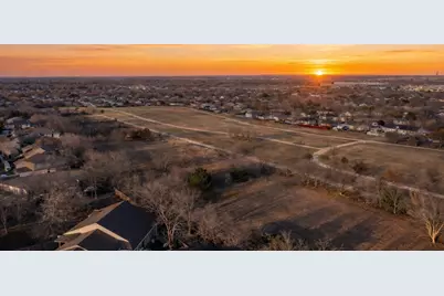 902 E Bowman Drive, Round Rock, TX 78664 - Photo 1