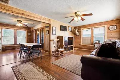 671 N Leon Street, Giddings, TX 78942 - Photo 5