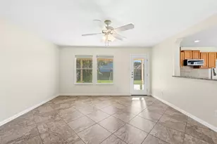 17913 Honey Locust Ln, Elgin, TX 78621 - Photo 7