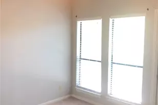 1910 Robbins Pl, Austin, TX 78705 - Photo 11
