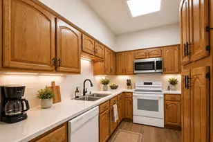 1910 Robbins Pl, Austin, TX 78705 - Photo 7