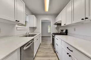 2305 W 9th St, Austin, TX 78703 - Photo 11