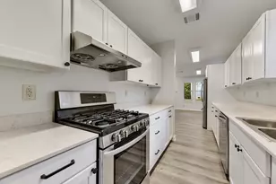 2305 W 9th St, Austin, TX 78703 - Photo 5