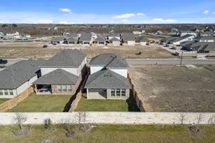 276 Bloomington Loop, Hutto, TX 78634 - Photo 35