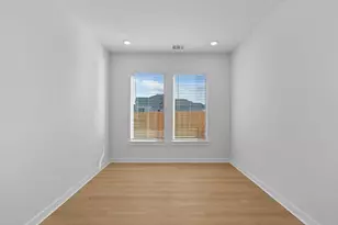 276 Bloomington Loop, Hutto, TX 78634 - Photo 11