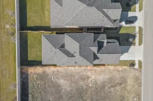 276 Bloomington Loop, Hutto, TX 78634 - Photo 37