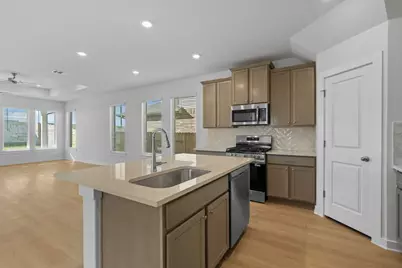 276 Bloomington Loop, Hutto, TX 78634 - Photo 5