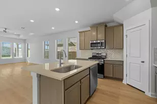 276 Bloomington Loop, Hutto, TX 78634 - Photo 5