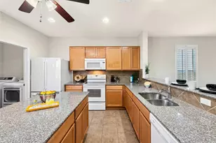 914 Dome Peak Ln, Georgetown, TX 78633 - Photo 11