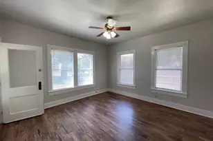 606 Mesquite St, Bastrop, TX 78602 - Photo 3