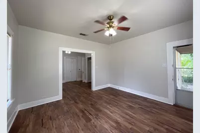 606 Mesquite Street, Bastrop, TX 78602 - Photo 5