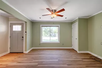 900 Aurora Circle, Austin, TX 78757 - Photo 13
