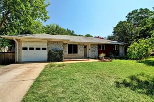 900 Aurora Cir, Austin, TX 78757 - Photo 1