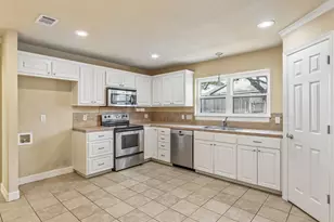 1919 American Dr, Lago Vista, TX 78645 - Photo 9