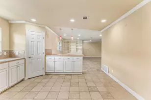 1919 American Dr, Lago Vista, TX 78645 - Photo 9