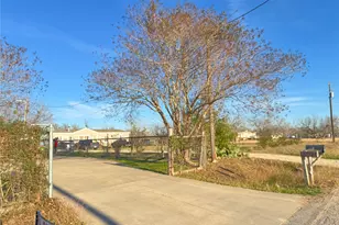 140 Alum Park Pl Dr, Cedar Creek, TX 78612 - Photo 17