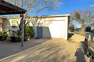 140 Alum Park Pl Dr, Cedar Creek, TX 78612 - Photo 23