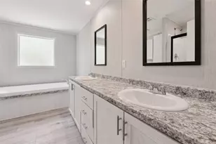 855 Roosevelt Rd, Luling, TX 78648 - Photo 23