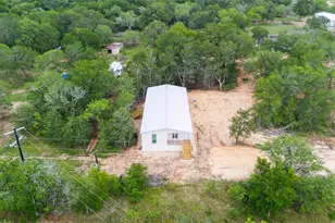 855 Roosevelt Rd, Luling, TX 78648 - Photo 33