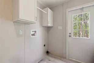 855 Roosevelt Rd, Luling, TX 78648 - Photo 29