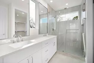 6107 Richardson Ln, Austin, TX 78741 - Photo 13