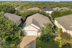 304 Brazos Dr, Georgetown, TX 78628 - Photo 5