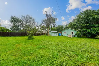 322 Blanco Street, Luling, TX 78648 - Photo 19