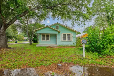 322 Blanco Street, Luling, TX 78648 - Photo 1