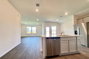 152 Gablynn Cv, Kyle, TX 78640 - Photo 5