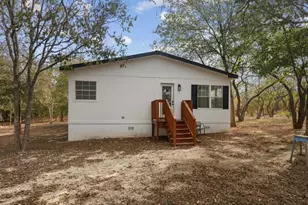 462 Texas Oak Dr, Cedar Creek, TX 78612 - Photo 1