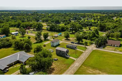 213 E 4th Street, Rockdale, TX 76567 - Photo 11