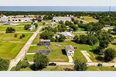 213 E 4th Street, Rockdale, TX 76567 - Photo 9