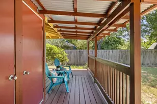 1723 E 38th St, Austin, TX 78722 - Photo 31