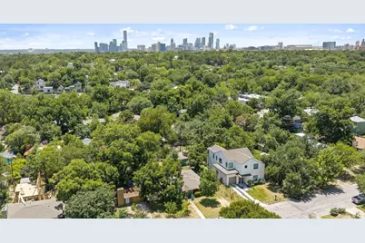 1723 E 38th Street, Austin, TX 78722 - Photo 3