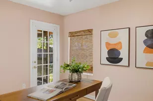1723 E 38th St, Austin, TX 78722 - Photo 21