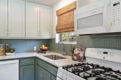 1723 E 38th Street, Austin, TX 78722 - Photo 9