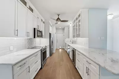 28 Tournament Way, The Hills, TX 78738 - Photo 9