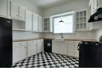 100 S Broad Street, Coupland, TX 78615 - Photo 9
