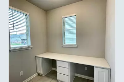 125 Kellys Heroes Way, Jarrell, TX 76537 - Photo 23