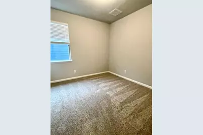 125 Kellys Heroes Way, Jarrell, TX 76537 - Photo 15