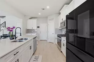 596 Backstays Loop, Kyle, TX 78640 - Photo 5