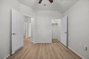 5833 Zachary Scott St, Austin, TX 78747 - Photo 13